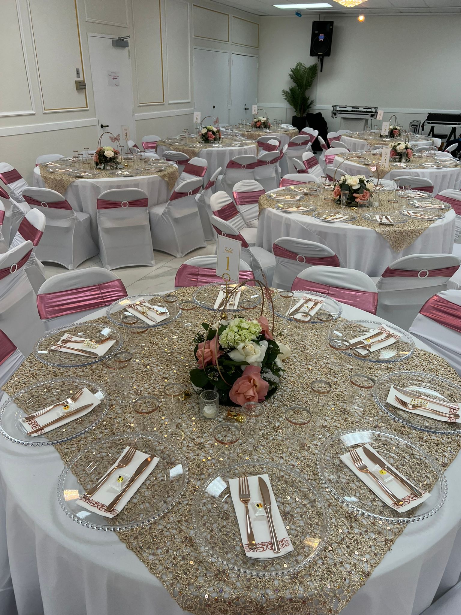 Luxurious place settings